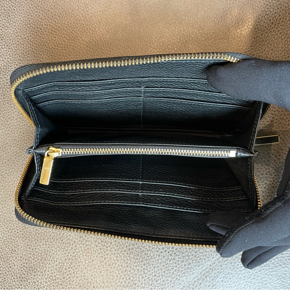 Tory Burch Amanda Wallet - Picture 3 of 4